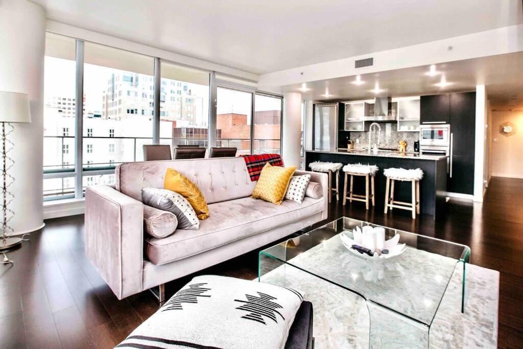 Victoria'S Best Location 2 Bedroom Luxe Condo Ngoại thất bức ảnh