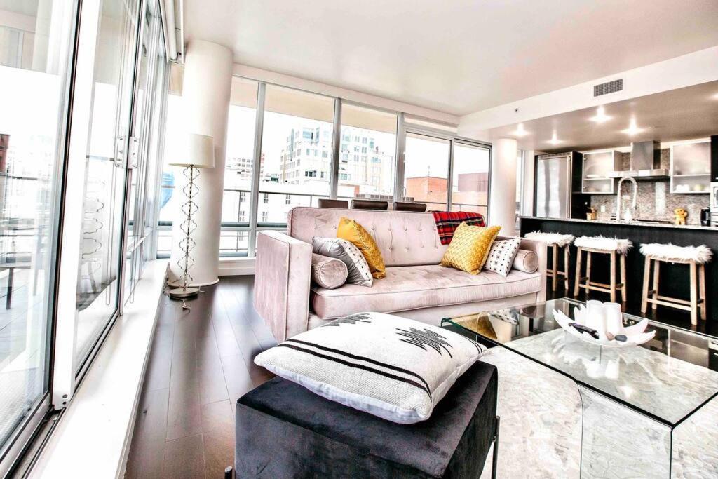 Victoria'S Best Location 2 Bedroom Luxe Condo Ngoại thất bức ảnh